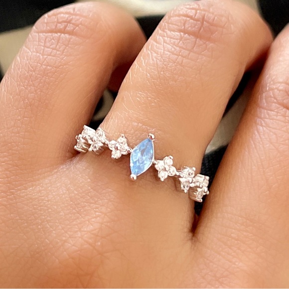 925 Sterling Silver Diamond Topaz  Ring - Picture 4 of 8